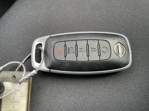 Used 2025 Nissan Pathfinder SV image 23