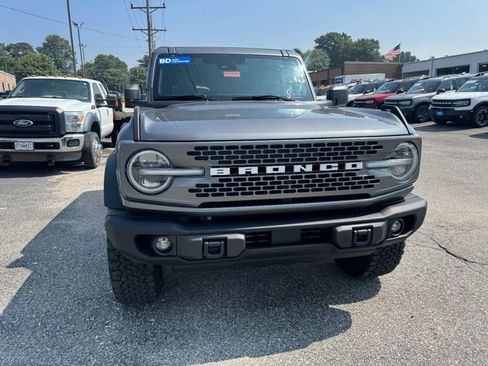 Used 2025 Ford Bronco Badlands AWD/4WD image 3