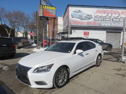 Used 2014 Lexus LS 460 AWD image 2