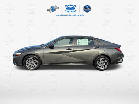 Used 2026 Hyundai Elantra Hybrid FWD image 2