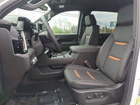 New 2026 GMC Sierra 2500 AT4 w/ AT4 Premium Plus Package AWD/4WD image 7