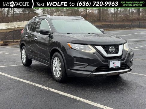 Used 2018 Nissan Rogue SV image 1
