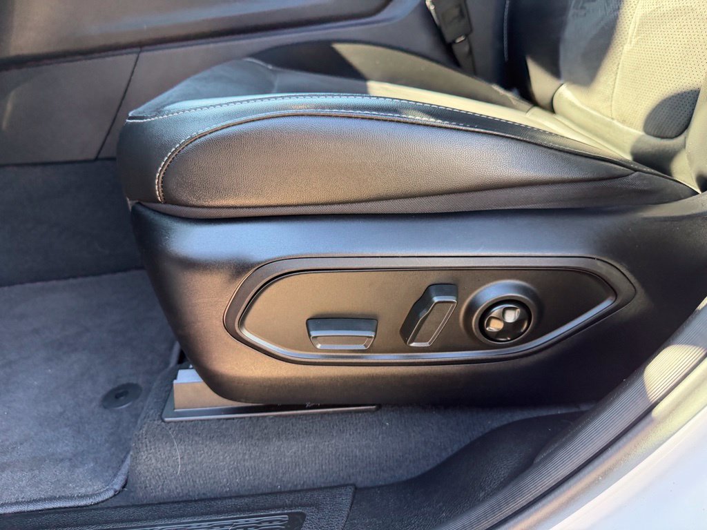 Used 2023 Jeep Grand Cherokee Altitude AWD/4WD image 13