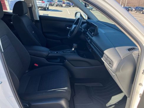 Certified 2023 Honda HR-V LX image 31