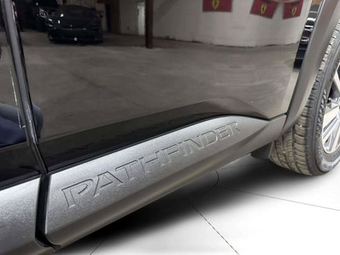 Used 2023 Nissan Pathfinder SL FWD image 28