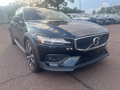 Used 2021 Volvo V60 T5 Cross Country w/ Climate Package AWD/4WD image 1