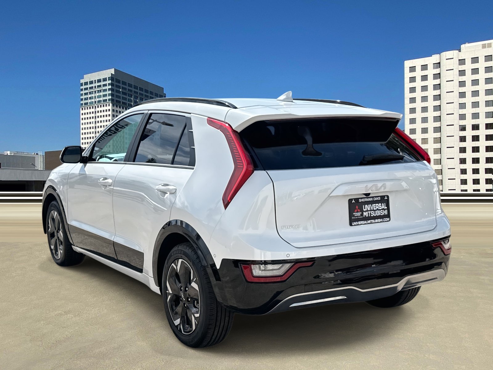 Used 2025 Kia Niro Wave FWD image 3