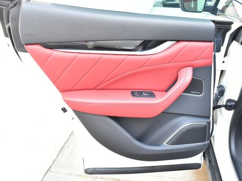 Used 2023 Maserati Levante Modena AWD/4WD image 18