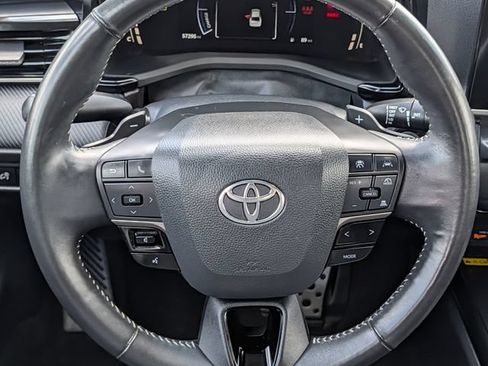 Used 2025 Toyota Camry SE w/ Convenience Package AWD/4WD image 13
