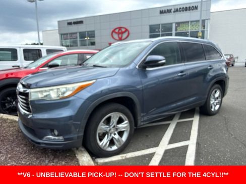 Used 2015 Toyota Highlander Limited FWD image 2