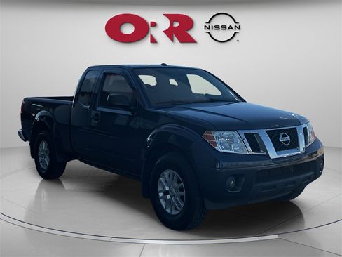 Used 2017 Nissan Frontier SV image 3