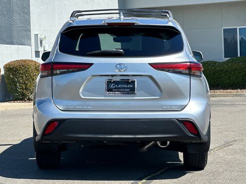 Used 2023 Toyota Highlander XLE image 8