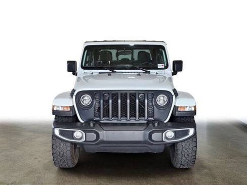 Used 2023 Jeep Gladiator Sport AWD/4WD image 2