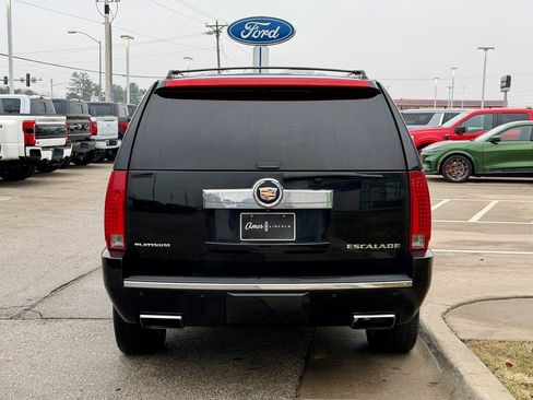 Used 2013 Cadillac Escalade Platinum image 4