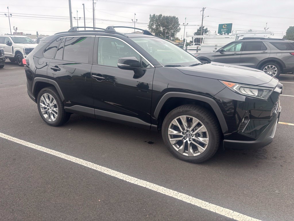 Used 2019 Toyota RAV4 XLE Premium w/ Cold Weather Package AWD/4WD image 2