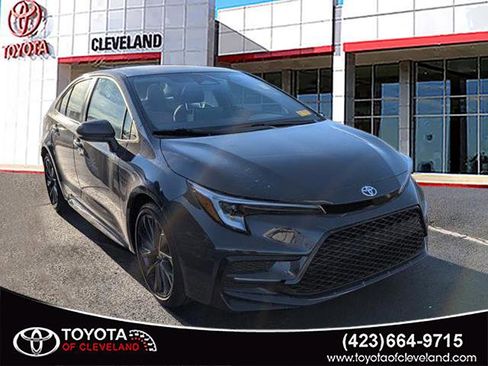 Used 2025 Toyota Corolla SE image 1