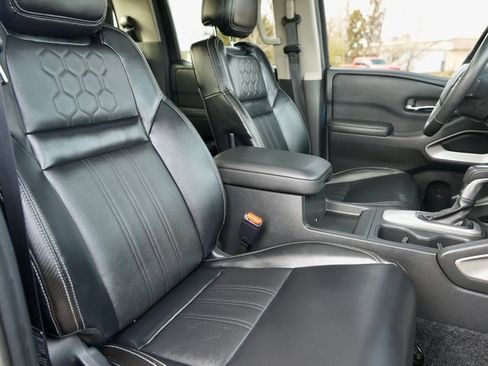 Used 2024 Nissan Frontier SL w/ Technology Package image 9