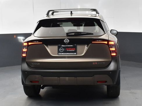 New 2026 Nissan Kicks SR w/ Illumination Package AWD/4WD image 7