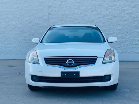 Used 2009 Nissan Altima 2.5 S FWD image 2