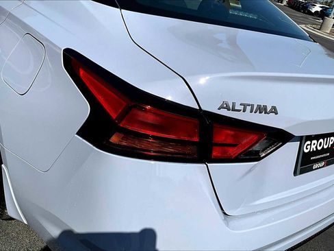 New 2025 Nissan Altima 2.5 SR image 14