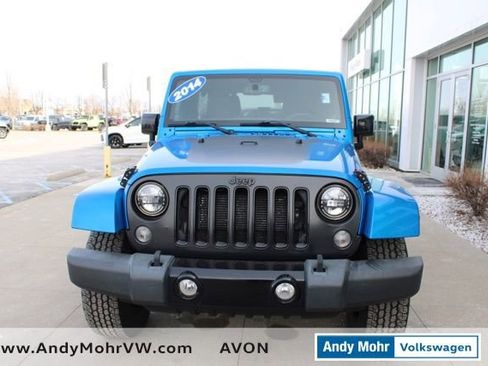 Used 2014 Jeep Wrangler Unlimited Sahara image 2