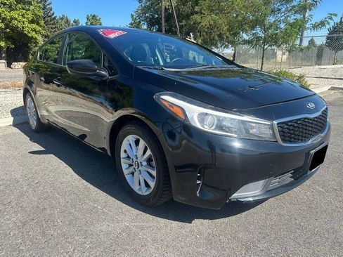 Used 2017 Kia Forte LX FWD image 2