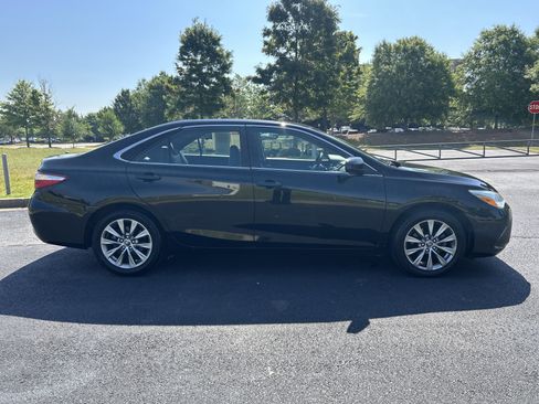 Used 2016 Toyota Camry XLE w/ Moonroof Package FWD image 10