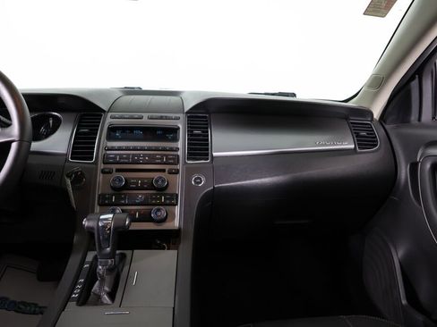 Used 2010 Ford Taurus SEL image 28