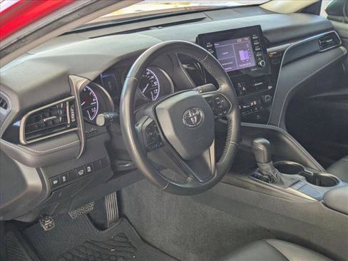 Used 2022 Toyota Camry SE image 10