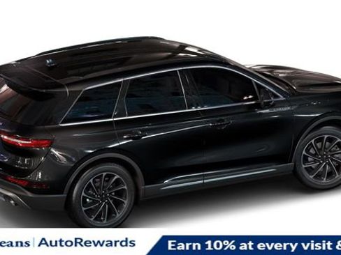 New 2026 Lincoln Corsair Premiere image 3