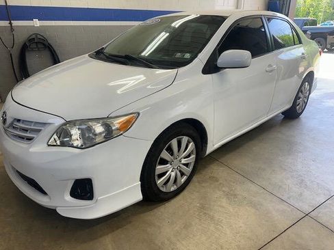 Used 2013 Toyota Corolla LE FWD image 2