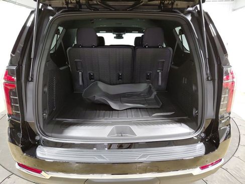 New 2026 Chevrolet Suburban LS w/ LS Custom Edition AWD/4WD image 8