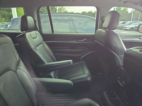 Used 2021 Jeep Grand Cherokee L Limited AWD/4WD image 12