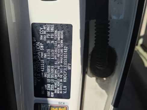 Used 2025 Kia Niro LX FWD image 3