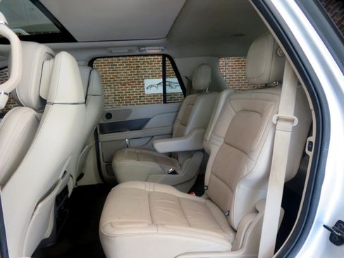 Used 2019 Lincoln Navigator Reserve w/ Cargo Package image 18