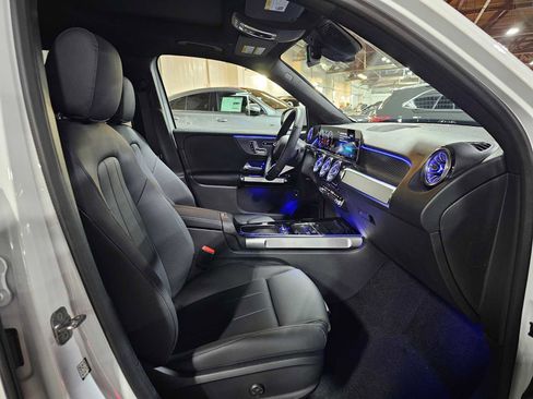 New 2026 Mercedes-Benz GLB 250 4MATIC image 11