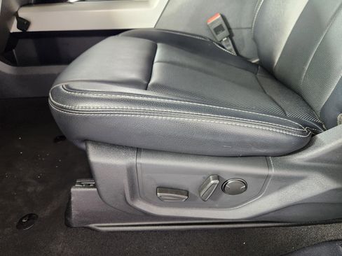 Certified 2022 Ford F350 Lariat w/ Lariat Ultimate Package image 13