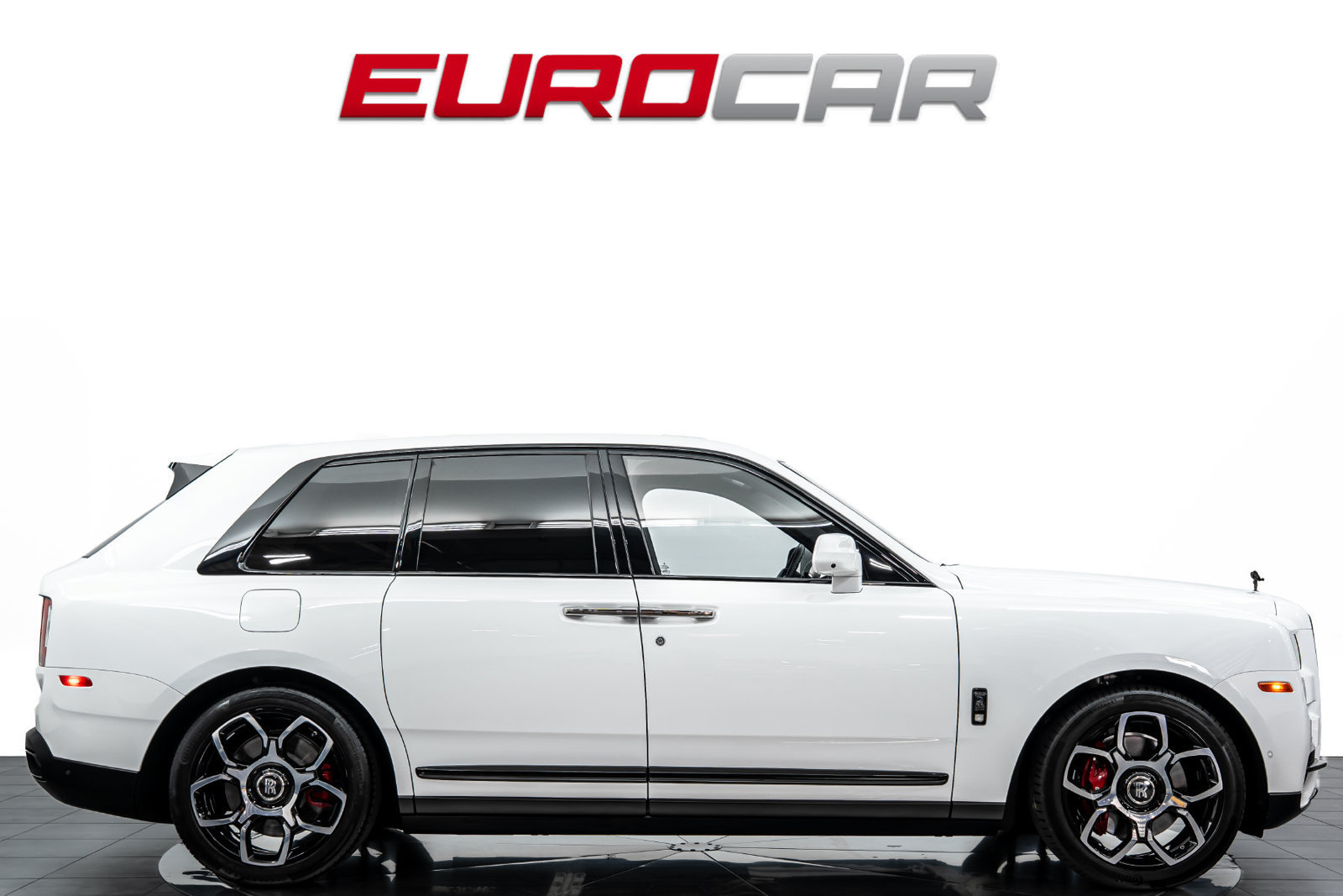 Used 2022 Rolls-Royce Cullinan Black Badge w/ Dark Exterior Package AWD/4WD image 7