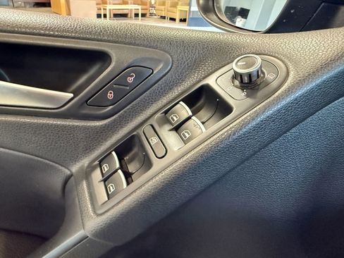 Used 2012 Volkswagen GTI 4-Door image 22