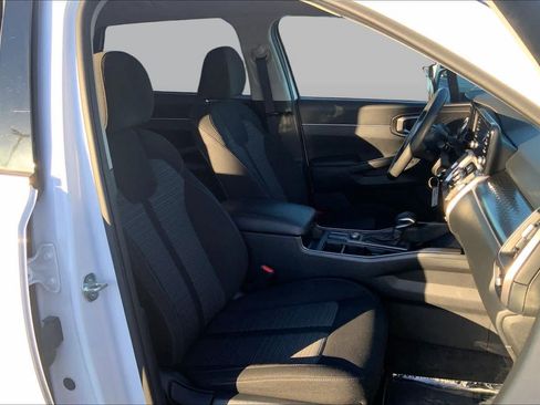 Used 2023 Kia Sorento LX FWD image 9