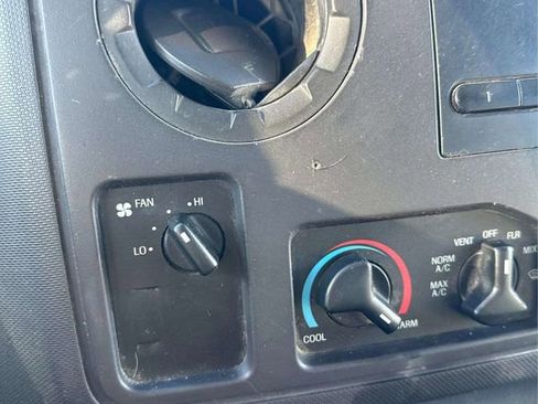 Used 2012 Ford E-250 and Econoline 250 w/ Commercial Cargo Van Pkg image 19