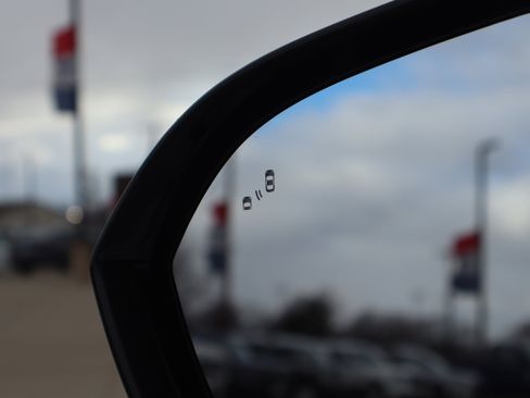 Used 2025 Lincoln Corsair AWD image 24