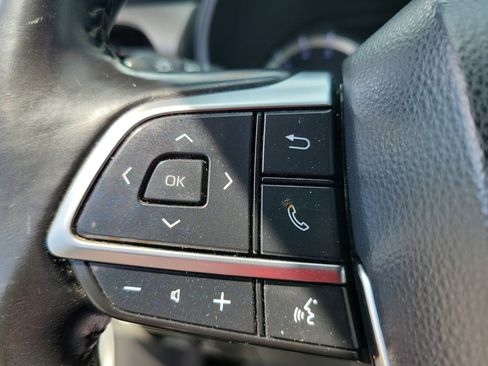 Used 2021 Toyota Highlander LE FWD image 23