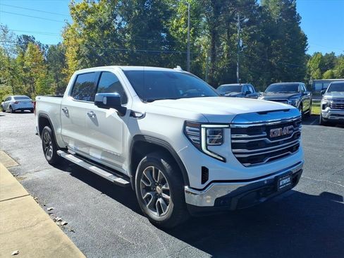 Used 2024 GMC Sierra 1500 SLT image 3