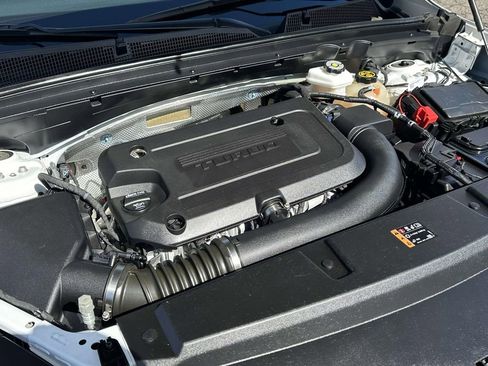 Used 2023 Buick Envision Essence w/ Sport Touring Package image 10