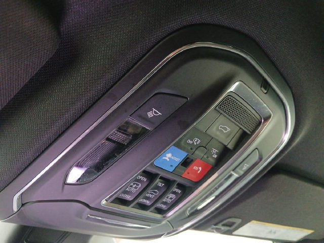 Used 2025 Jeep Grand Cherokee Limited 4xe AWD/4WD image 13