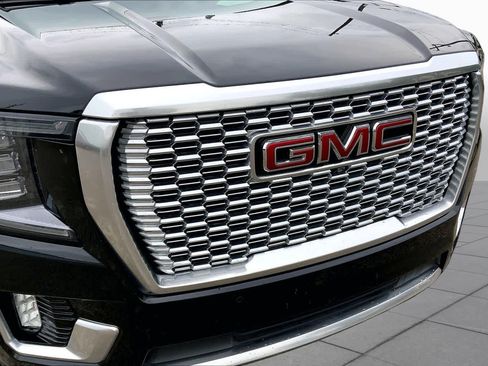 Used 2024 GMC Yukon XL Denali AWD/4WD image 30