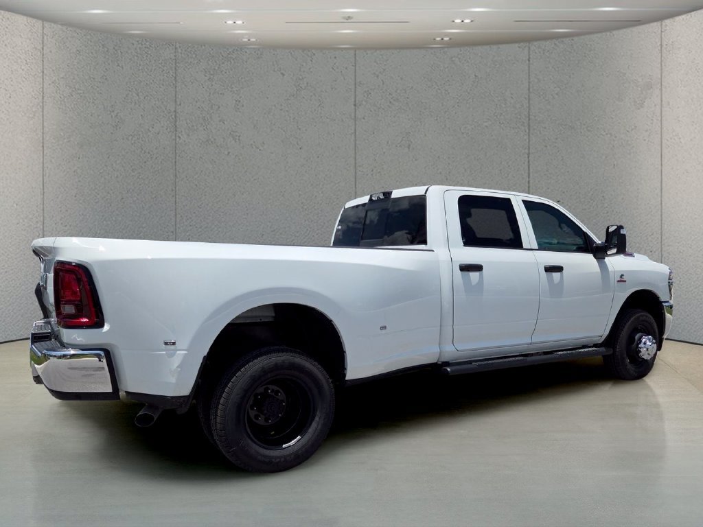 New 2026 RAM 3500 Tradesman AWD/4WD image 4
