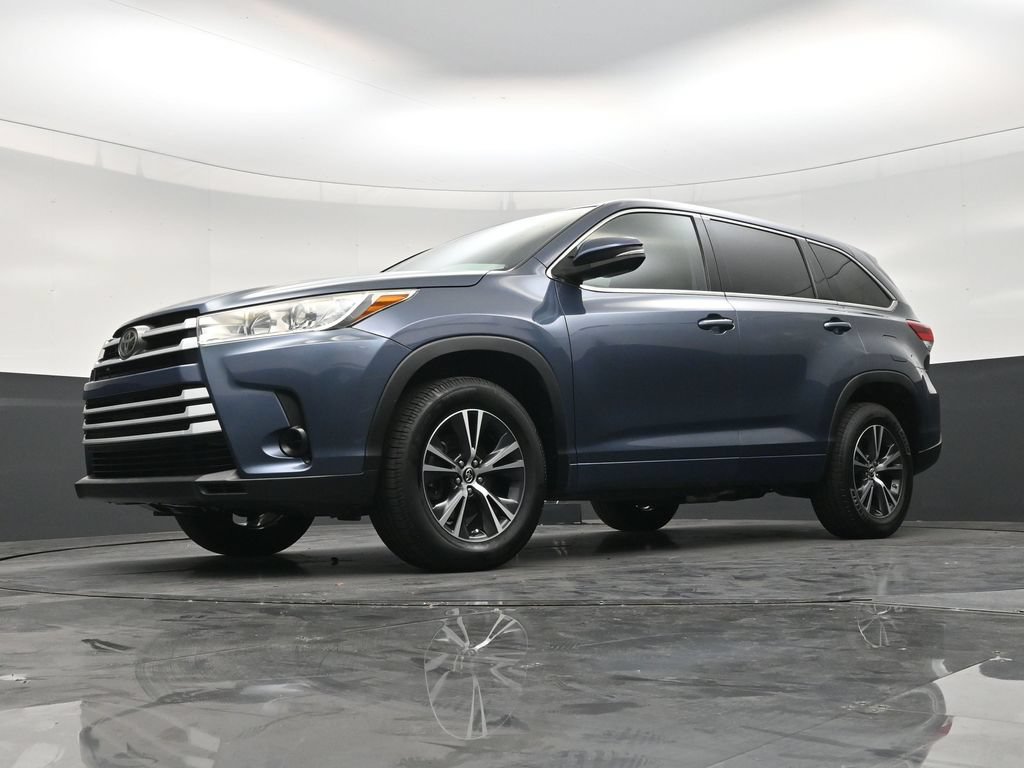 Used 2018 Toyota Highlander LE FWD image 20