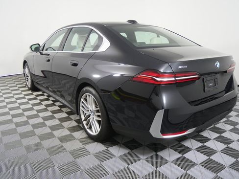 Certified 2024 BMW 540i xDrive w/ Premium Package image 5